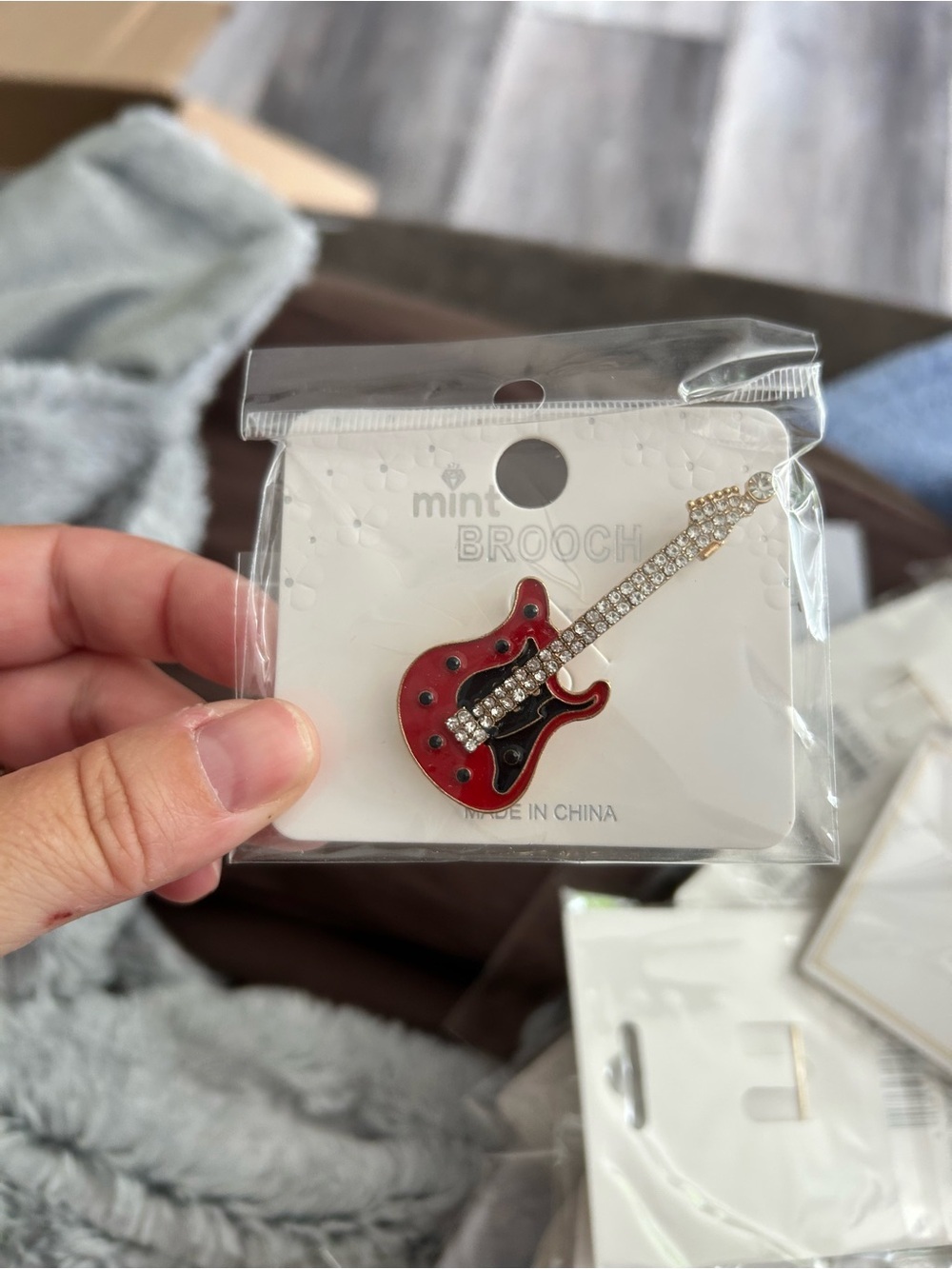🔥$2 Red Guitar Rhinestone Brooch